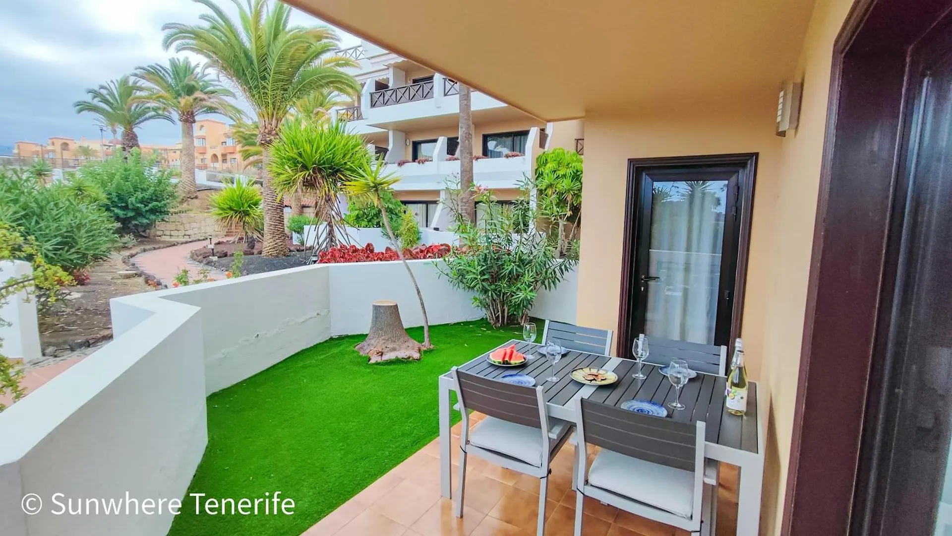 Spacious Apartment With Private Garden In Tenerife South Сан Мигель